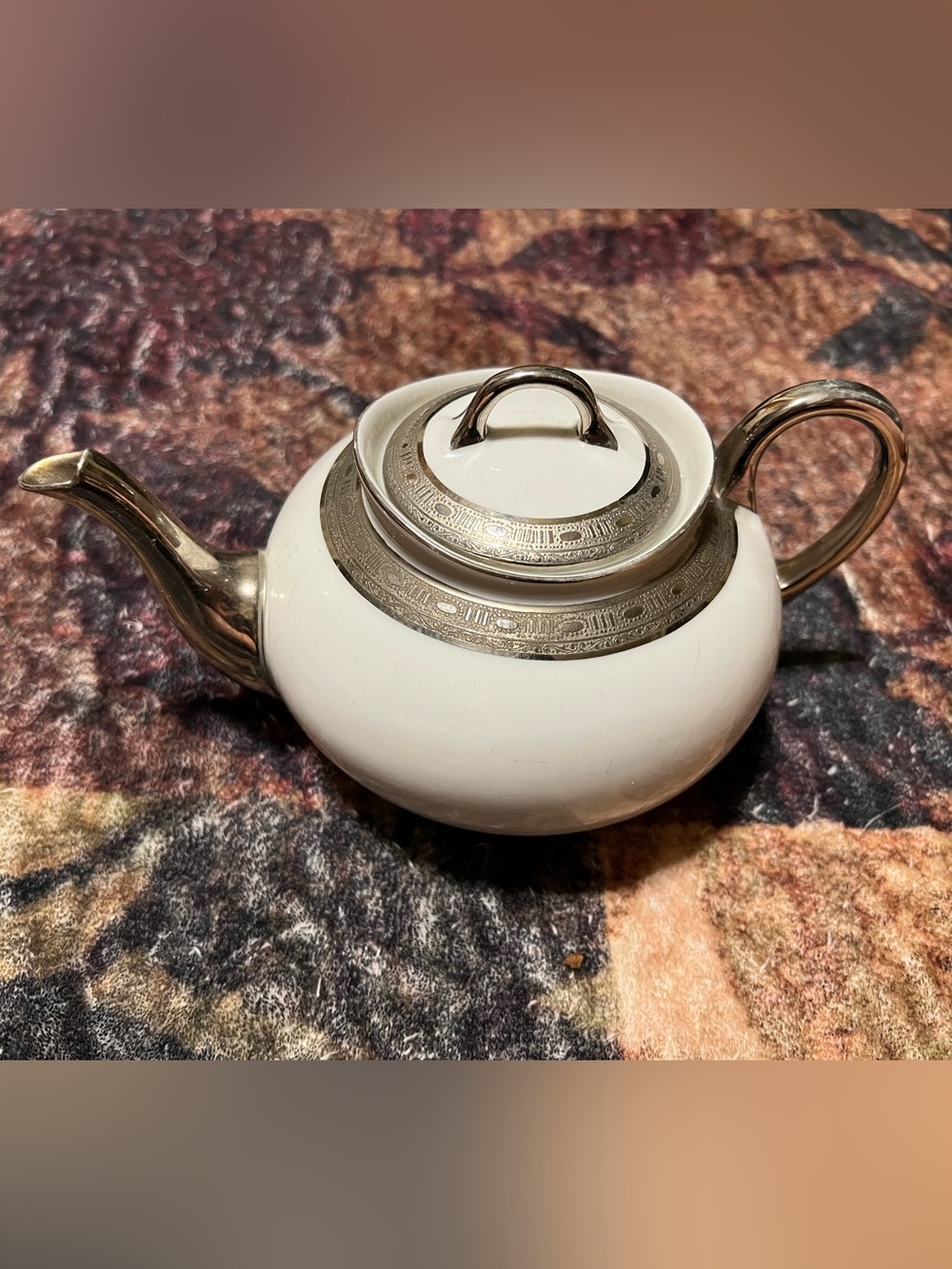 White Teapot with Silver Accent - Classic Home Kitchen